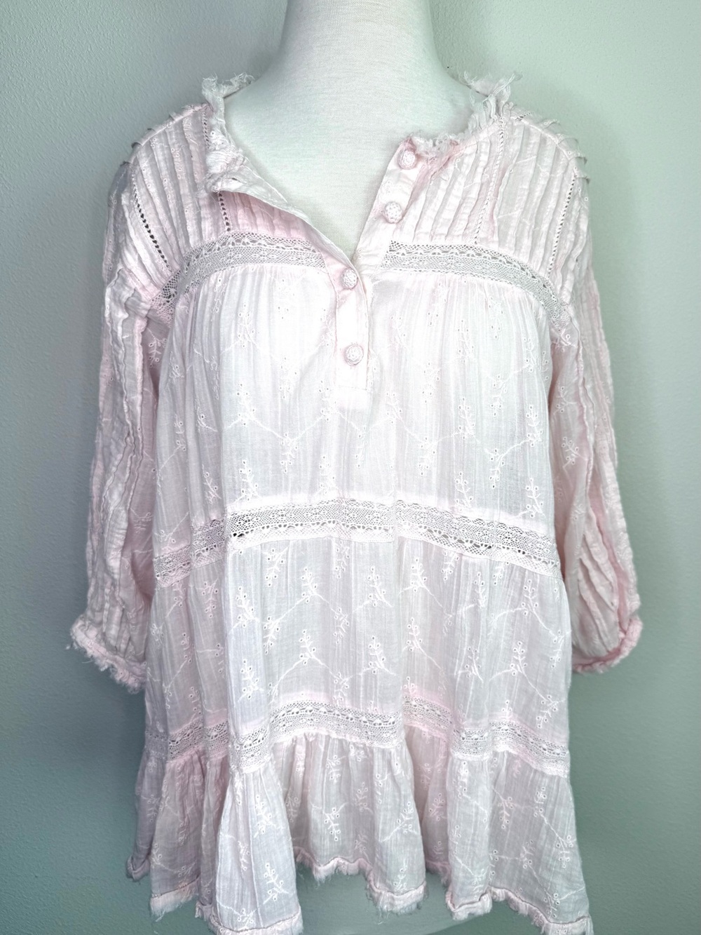Sundance Catalog Blouse Light Pink “Mylah Eyelet Top” Boho Lace Tiered Coastal - Picture 3 of 7
